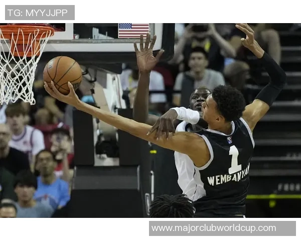 文班亚马法国队首秀！27分血洗意大利引NBA球探围观